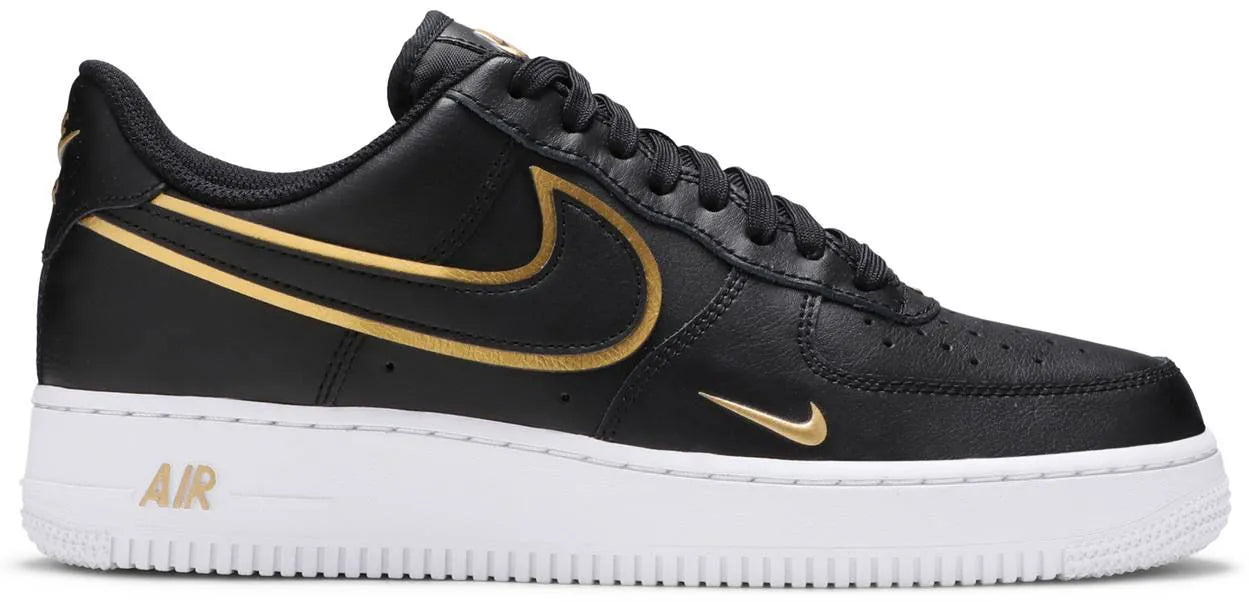 Air Force 1 '07 LV8 Metallic Swoosh Pack - Black - DA8481-001 - Imagem 1