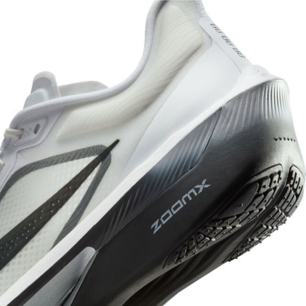Nike Zoom Fly 6 - Branco e Preto - Imagem 9