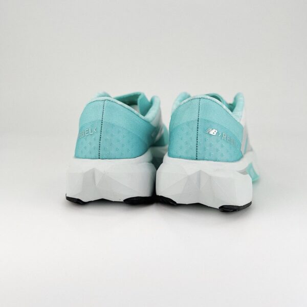 New Balance FuelCell Rebel V4 - Azul Claro - Imagem 7