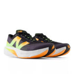 New Balance FuelCell Rebel V4 'Black & White Peach' Preto - MFCXCB4 - Imagem 3
