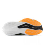 New Balance FuelCell Rebel V4 'Black & White Peach' Preto - MFCXCB4 - Imagem 4