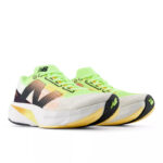 New Balance FuelCell Rebel V4 'Bleached Lime Glo & Hot Mango' Verde/Laranja - WFCXLA4 - Imagem 3