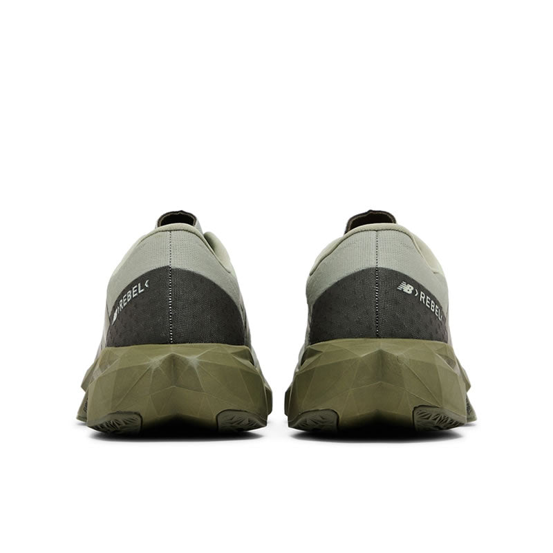 new-balance-fuelcell-rebel-v4-olivine-dark-camo-verde-mfcxlf4-4 New Balance FuelCell Rebel V4 'Olivine Dark Camo' Verde - MFCXLF4 - Imagem 4